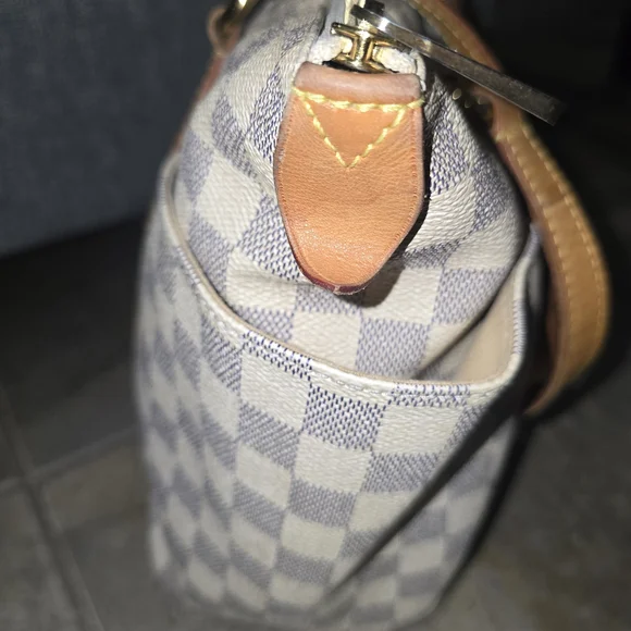Louis Vuitton Tan and Cream Damier Azur Tote - Picture 8 of 8